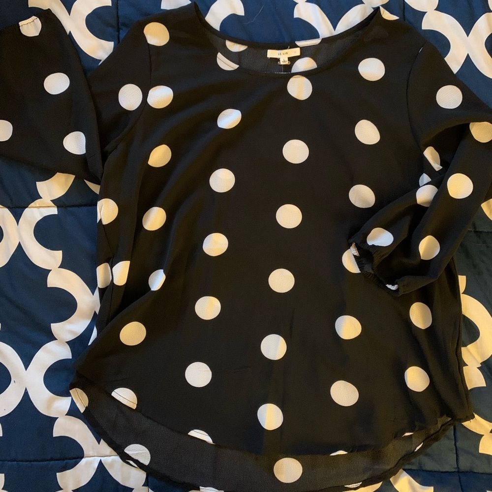 Le Lis Aldama Scoop Neck Blouse